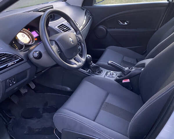 Білий Рено Меган, об'ємом двигуна 1.46 л та пробігом 223 тис. км за 6000 $, фото 18 на Automoto.ua