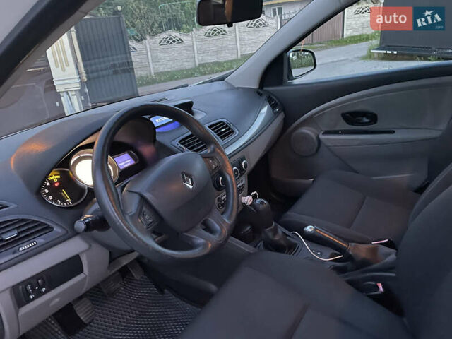 Белый Рено Меган, объемом двигателя 1.46 л и пробегом 296 тыс. км за 7300 $, фото 4 на Automoto.ua
