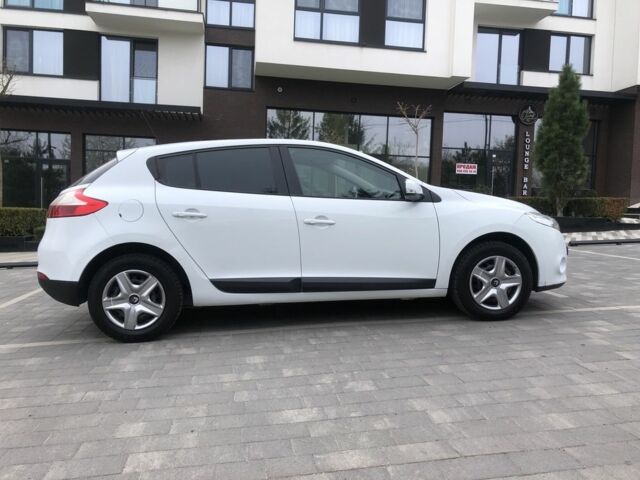 Білий Рено Меган, об'ємом двигуна 1.5 л та пробігом 270 тис. км за 6499 $, фото 4 на Automoto.ua