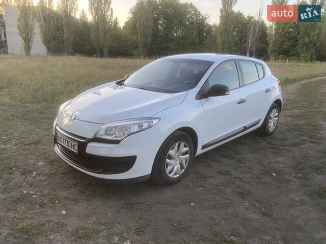 Білий Рено Меган, об'ємом двигуна 1.46 л та пробігом 223 тис. км за 6700 $, фото 7 на Automoto.ua