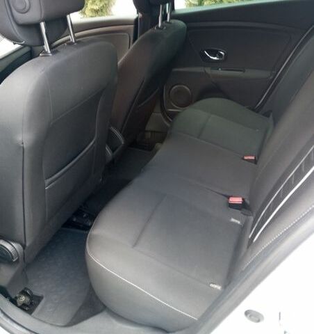 Белый Рено Меган, объемом двигателя 1.5 л и пробегом 200 тыс. км за 7200 $, фото 7 на Automoto.ua