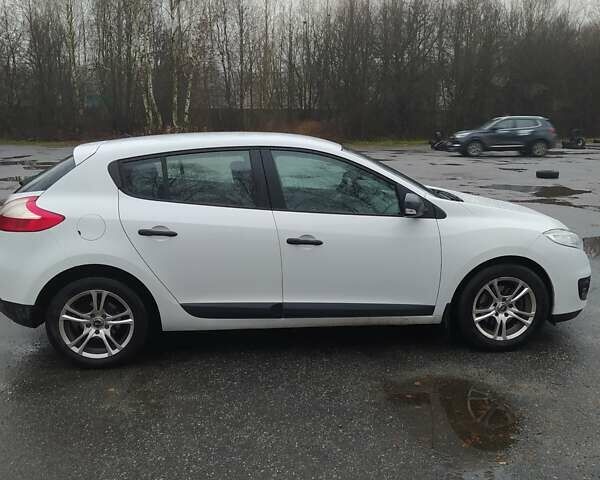 Білий Рено Меган, об'ємом двигуна 1.46 л та пробігом 247 тис. км за 6700 $, фото 1 на Automoto.ua