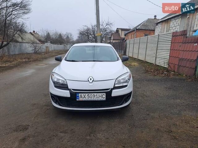 Белый Рено Меган, объемом двигателя 1.46 л и пробегом 349 тыс. км за 6300 $, фото 2 на Automoto.ua