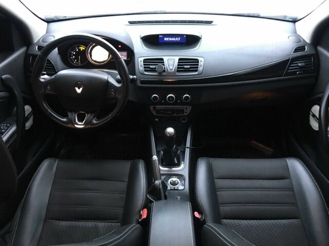 Рено Меган 2012 в Днепре (Днепропетровске) на Automoto.ua Белый Рено Меган, объемом двигателя 1.5 л и пробегом 215 тыс. км за 7650 $, фото 6 на Automoto.ua