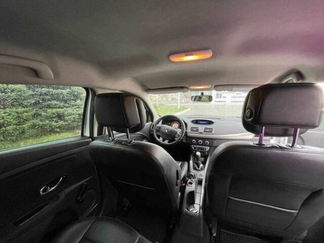 Белый Рено Меган, объемом двигателя 1.5 л и пробегом 340 тыс. км за 6500 $, фото 14 на Automoto.ua