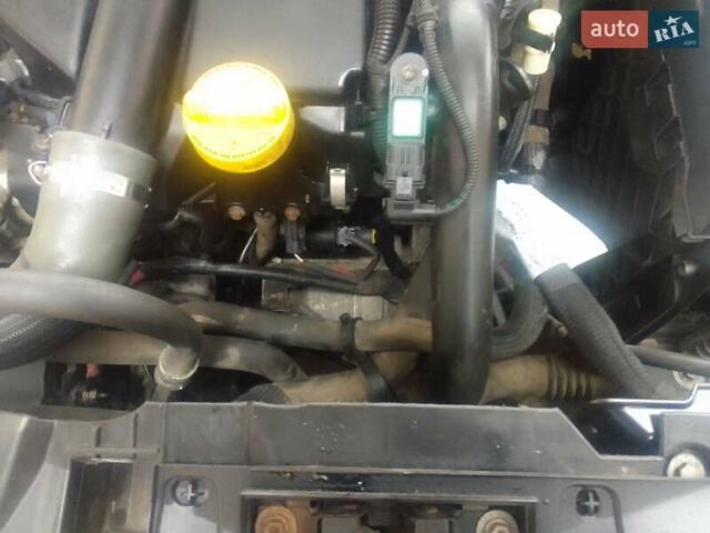 Білий Рено Меган, об'ємом двигуна 1.5 л та пробігом 240 тис. км за 7800 $, фото 4 на Automoto.ua