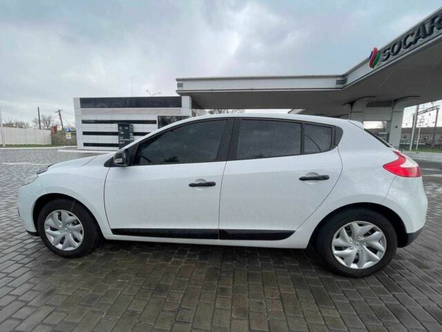 Белый Рено Меган, объемом двигателя 1.5 л и пробегом 340 тыс. км за 6500 $, фото 5 на Automoto.ua