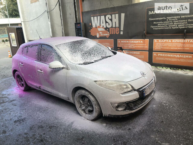 Белый Рено Меган, объемом двигателя 1.5 л и пробегом 312 тыс. км за 7572 $, фото 27 на Automoto.ua