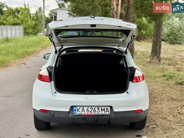 Белый Рено Меган, объемом двигателя 1.5 л и пробегом 287 тыс. км за 6999 $, фото 8 на Automoto.ua