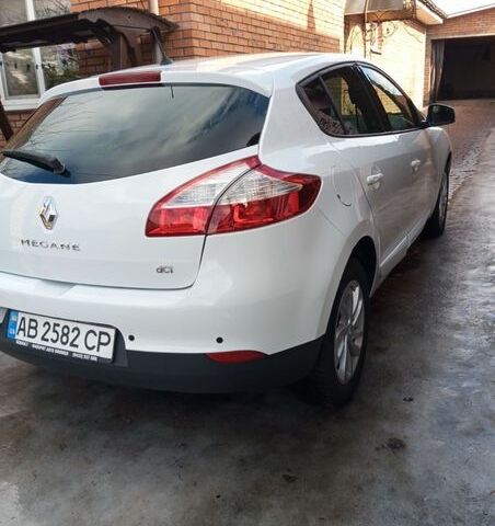 Белый Рено Меган, объемом двигателя 1.5 л и пробегом 200 тыс. км за 7200 $, фото 4 на Automoto.ua