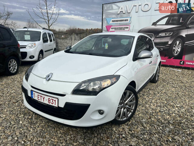 Белый Рено Меган, объемом двигателя 1.5 л и пробегом 231 тыс. км за 6999 $, фото 3 на Automoto.ua