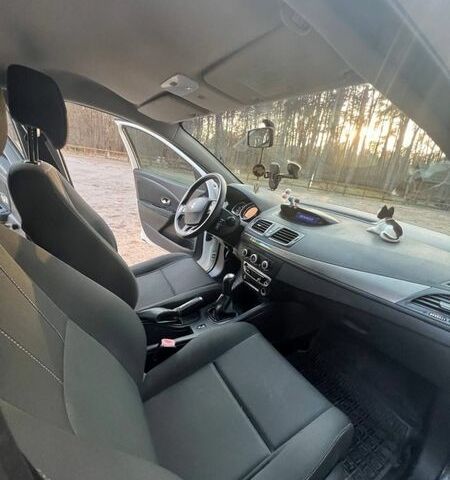 Белый Рено Меган, объемом двигателя 1.5 л и пробегом 251 тыс. км за 6800 $, фото 14 на Automoto.ua