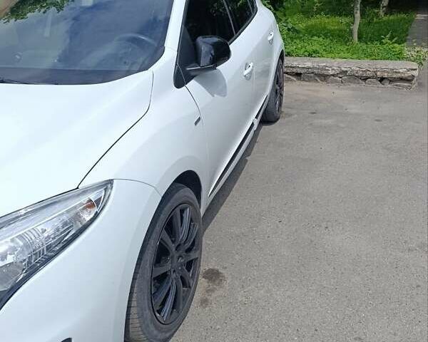 Белый Рено Меган, объемом двигателя 1.46 л и пробегом 290 тыс. км за 7800 $, фото 11 на Automoto.ua