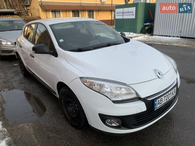 Белый Рено Меган, объемом двигателя 1.46 л и пробегом 290 тыс. км за 6500 $, фото 2 на Automoto.ua