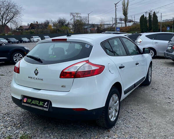 Белый Рено Меган, объемом двигателя 1.46 л и пробегом 230 тыс. км за 7400 $, фото 4 на Automoto.ua