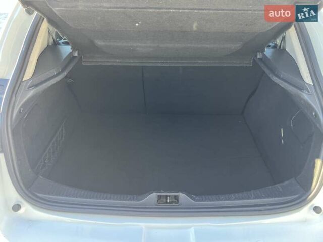 Білий Рено Меган, об'ємом двигуна 1.5 л та пробігом 280 тис. км за 5800 $, фото 27 на Automoto.ua