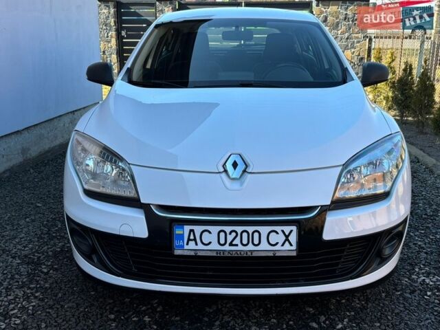 Белый Рено Меган, объемом двигателя 1.5 л и пробегом 265 тыс. км за 5700 $, фото 1 на Automoto.ua