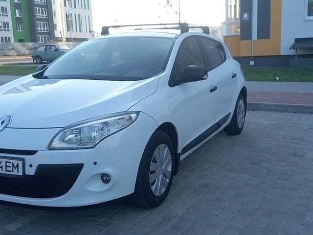 Белый Рено Меган, объемом двигателя 1.6 л и пробегом 125 тыс. км за 7200 $, фото 42 на Automoto.ua