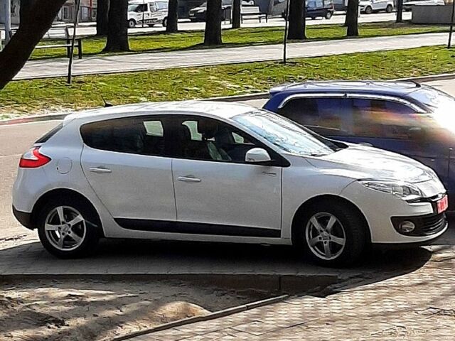 Рено Меган 2012 в Днепре (Днепропетровске) на Automoto.ua Белый Рено Меган, объемом двигателя 1.5 л и пробегом 100 тыс. км за 8000 $, фото 1 на Automoto.ua