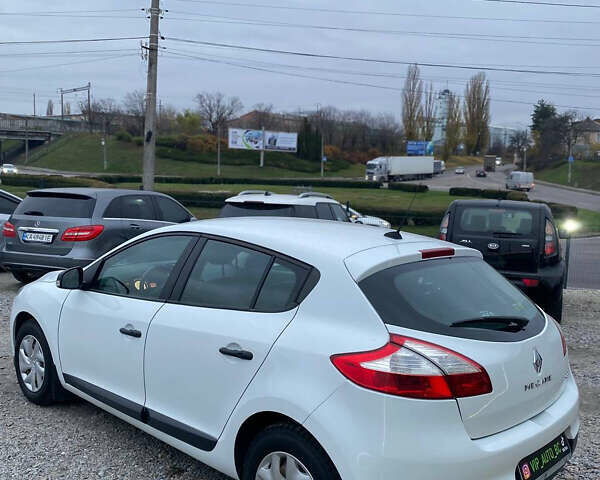 Белый Рено Меган, объемом двигателя 1.46 л и пробегом 230 тыс. км за 7400 $, фото 5 на Automoto.ua