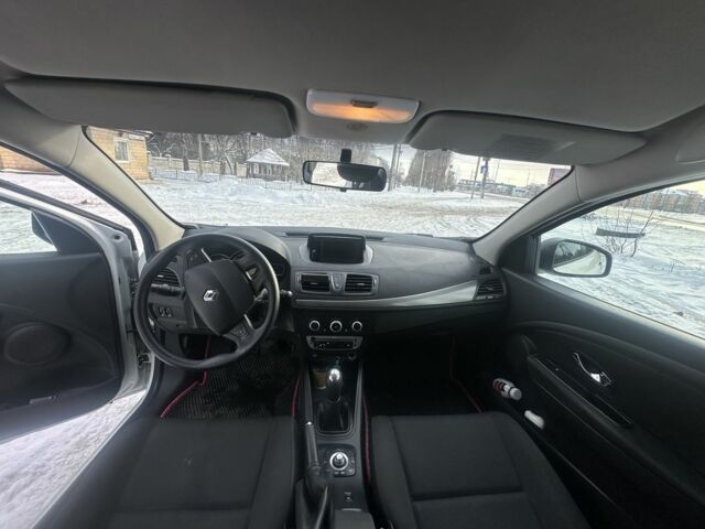 Білий Рено Меган, об'ємом двигуна 1.5 л та пробігом 281 тис. км за 5899 $, фото 4 на Automoto.ua