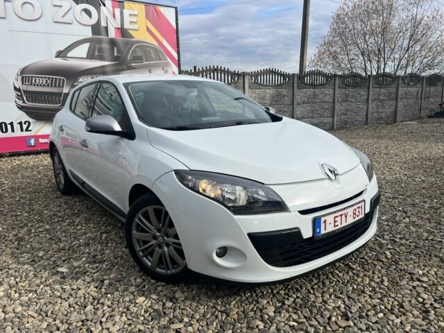 Білий Рено Меган, об'ємом двигуна 1.5 л та пробігом 231 тис. км за 7499 $, фото 2 на Automoto.ua