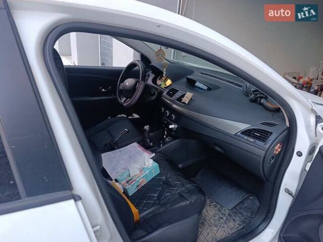 Білий Рено Меган, об'ємом двигуна 1.46 л та пробігом 249 тис. км за 3700 $, фото 2 на Automoto.ua