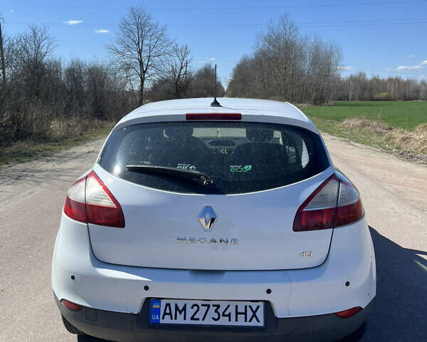 Белый Рено Меган, объемом двигателя 1.5 л и пробегом 280 тыс. км за 4900 $, фото 2 на Automoto.ua