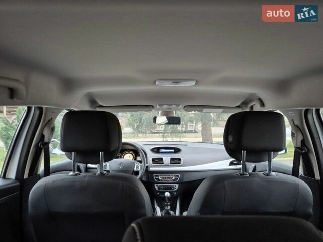 Білий Рено Меган, об'ємом двигуна 1.6 л та пробігом 245 тис. км за 7700 $, фото 20 на Automoto.ua