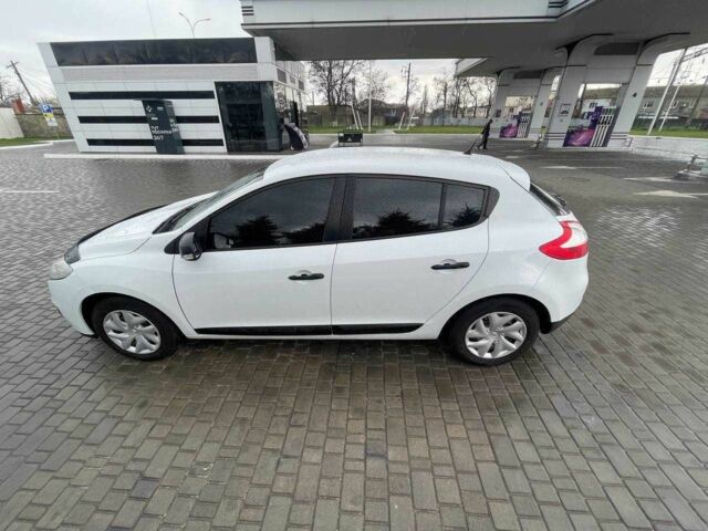 Белый Рено Меган, объемом двигателя 1.5 л и пробегом 340 тыс. км за 6500 $, фото 9 на Automoto.ua