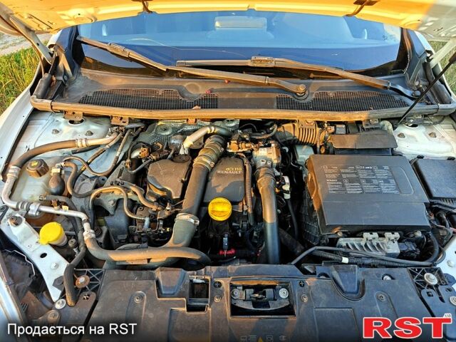 Білий Рено Меган, об'ємом двигуна 1.5 л та пробігом 245 тис. км за 7650 $, фото 5 на Automoto.ua