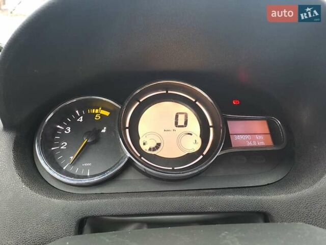 Белый Рено Меган, объемом двигателя 1.46 л и пробегом 349 тыс. км за 6300 $, фото 4 на Automoto.ua