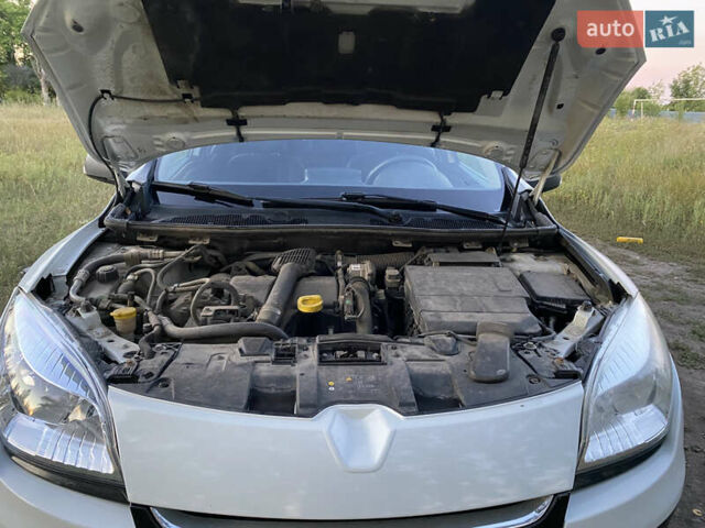 Білий Рено Меган, об'ємом двигуна 1.46 л та пробігом 223 тис. км за 6700 $, фото 12 на Automoto.ua