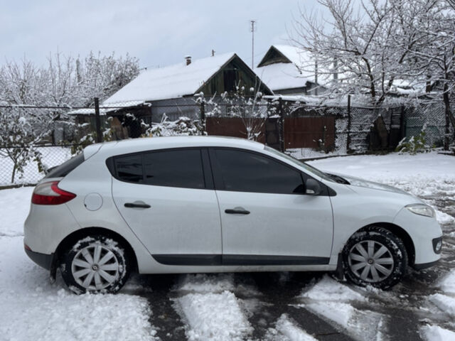 Білий Рено Меган, об'ємом двигуна 1.5 л та пробігом 203 тис. км за 6900 $, фото 2 на Automoto.ua