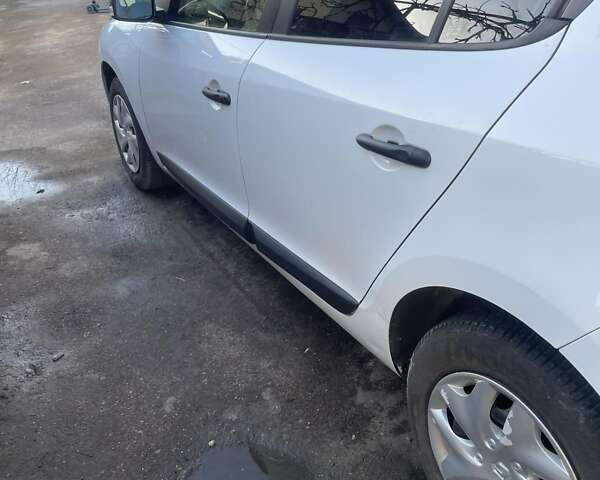 Білий Рено Меган, об'ємом двигуна 1.46 л та пробігом 145 тис. км за 7000 $, фото 8 на Automoto.ua