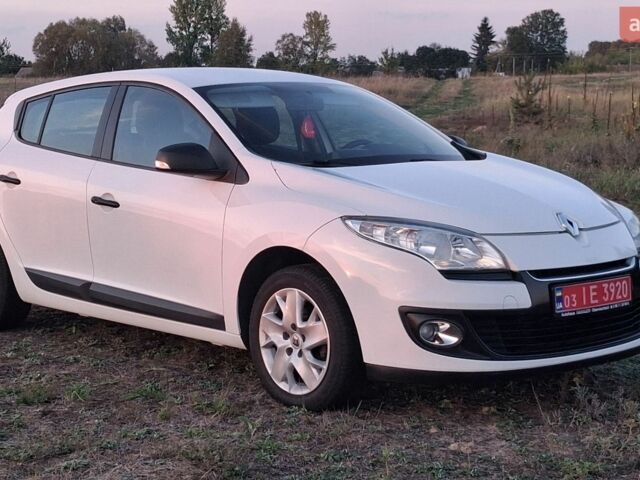 Белый Рено Меган, объемом двигателя 1.6 л и пробегом 230 тыс. км за 6100 $, фото 2 на Automoto.ua
