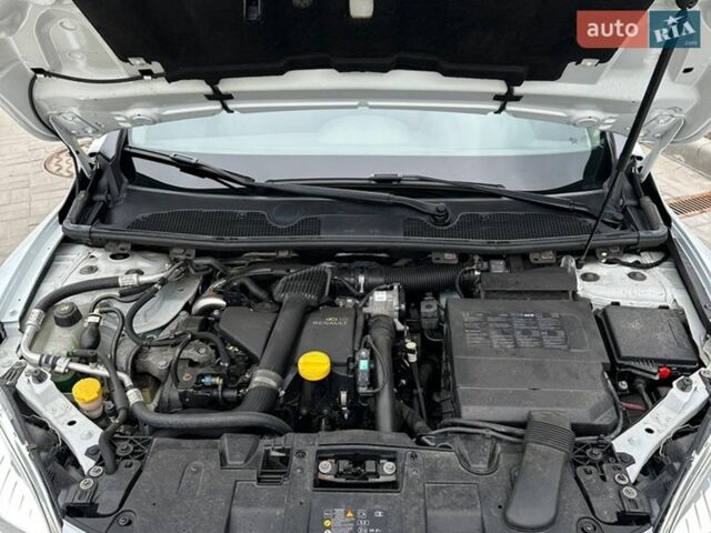Білий Рено Меган, об'ємом двигуна 1.46 л та пробігом 285 тис. км за 6100 $, фото 22 на Automoto.ua