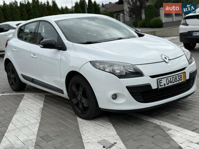Білий Рено Меган, об'ємом двигуна 1.5 л та пробігом 230 тис. км за 6750 $, фото 13 на Automoto.ua
