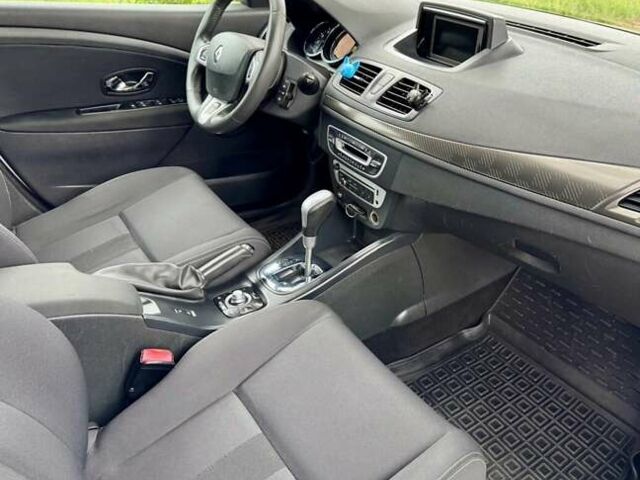 Белый Рено Меган, объемом двигателя 1.5 л и пробегом 290 тыс. км за 7100 $, фото 23 на Automoto.ua