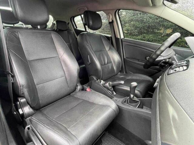 Белый Рено Меган, объемом двигателя 1.5 л и пробегом 340 тыс. км за 6500 $, фото 13 на Automoto.ua