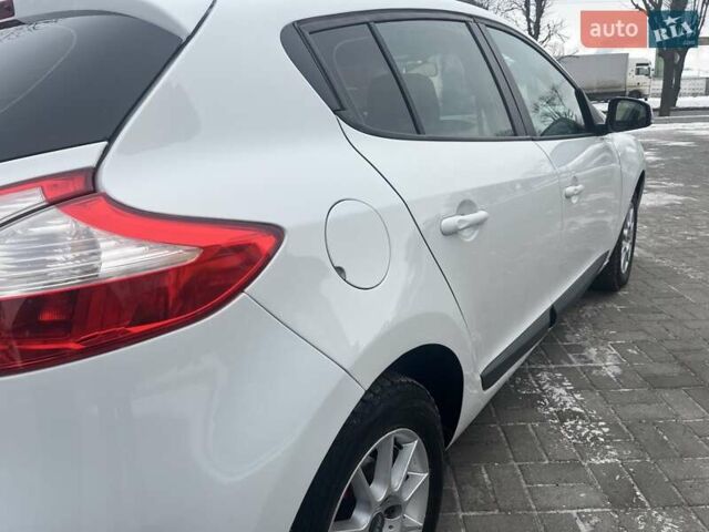 Білий Рено Меган, об'ємом двигуна 1.6 л та пробігом 205 тис. км за 6300 $, фото 9 на Automoto.ua