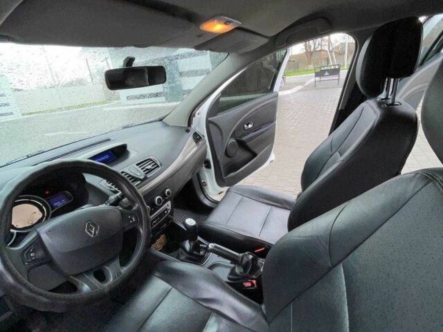 Белый Рено Меган, объемом двигателя 1.5 л и пробегом 340 тыс. км за 6500 $, фото 21 на Automoto.ua