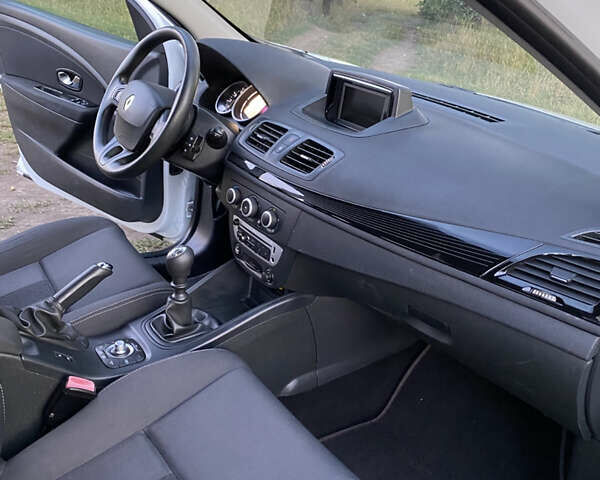 Білий Рено Меган, об'ємом двигуна 1.46 л та пробігом 223 тис. км за 6000 $, фото 14 на Automoto.ua