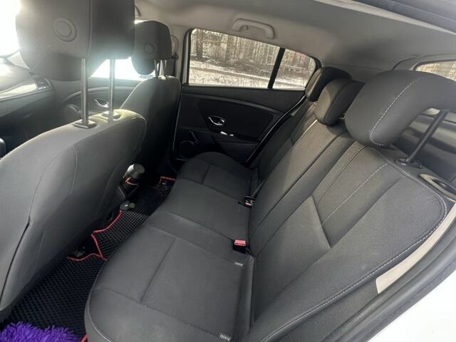 Білий Рено Меган, об'ємом двигуна 1.5 л та пробігом 281 тис. км за 5899 $, фото 11 на Automoto.ua