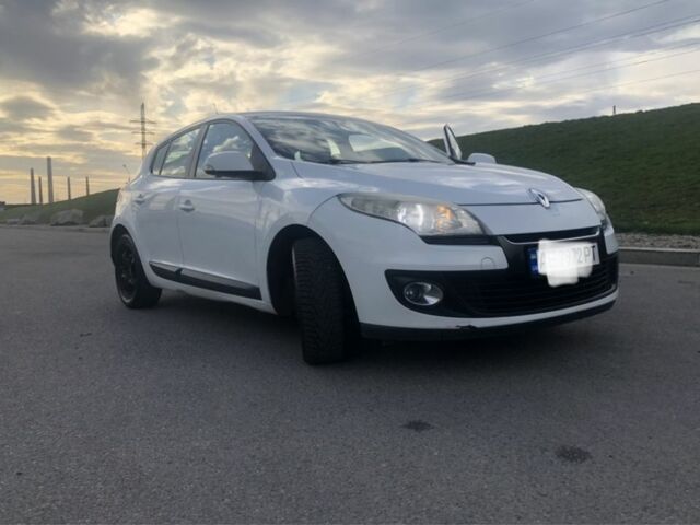 Білий Рено Меган, об'ємом двигуна 1.5 л та пробігом 309 тис. км за 7990 $, фото 1 на Automoto.ua