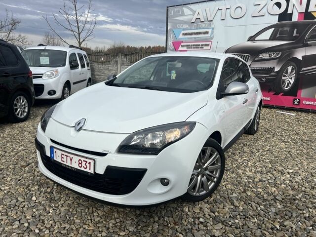Білий Рено Меган, об'ємом двигуна 1.5 л та пробігом 231 тис. км за 7499 $, фото 1 на Automoto.ua