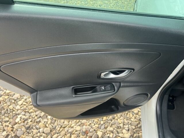 Білий Рено Меган, об'ємом двигуна 1.5 л та пробігом 231 тис. км за 7499 $, фото 16 на Automoto.ua