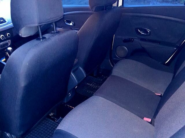 Белый Рено Меган, объемом двигателя 1.6 л и пробегом 207 тыс. км за 6400 $, фото 4 на Automoto.ua