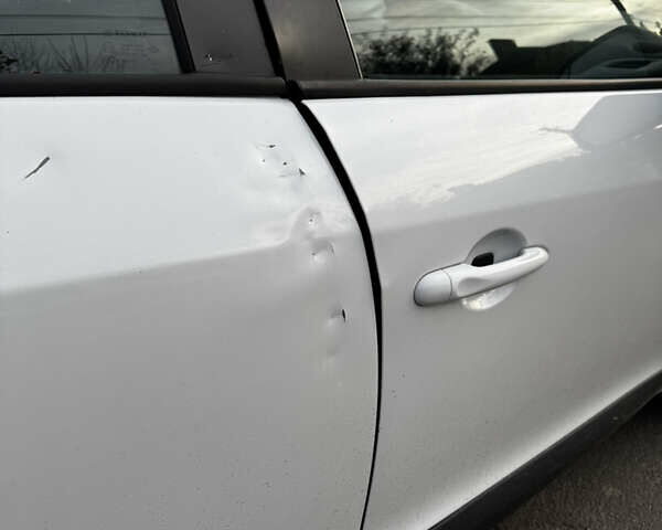 Белый Рено Меган, объемом двигателя 1.46 л и пробегом 175 тыс. км за 6500 $, фото 14 на Automoto.ua