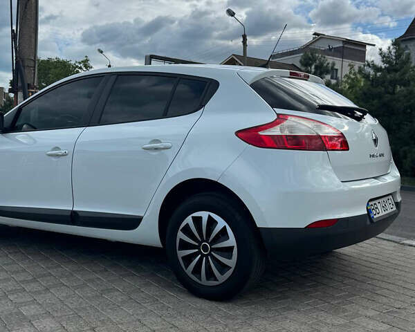 Білий Рено Меган, об'ємом двигуна 1.46 л та пробігом 280 тис. км за 5500 $, фото 2 на Automoto.ua